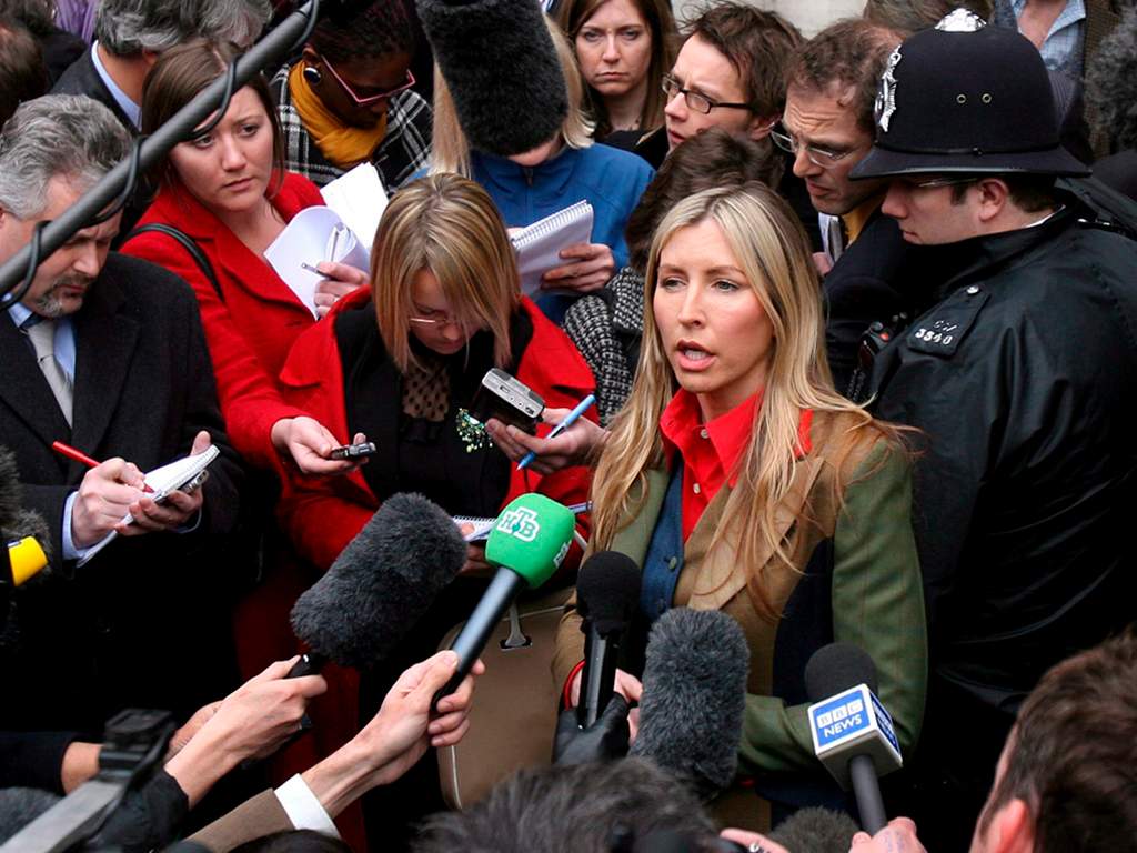 Heather Mills makes a statement to the press outside the Royal Courts of Justice following her divorce judgement in London, England on March 17, 2008.