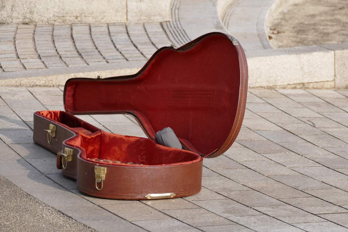 The Better Good in Saskatoon is looking to pay artists to perform along Broadway Avenue during the summer weekends.