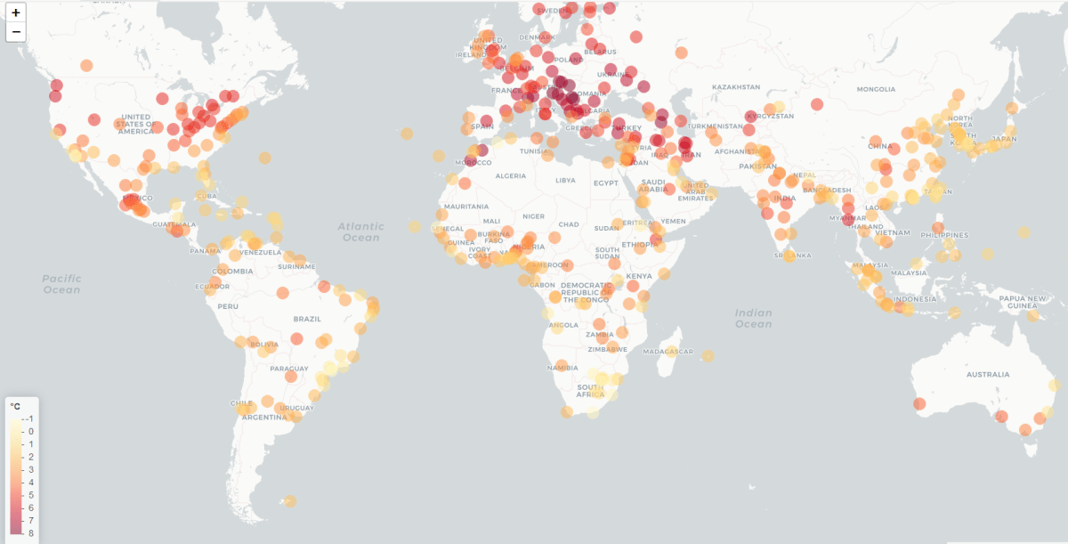 A heat map of how much the temperature will increase in the warmest month of 520 cities around the world.