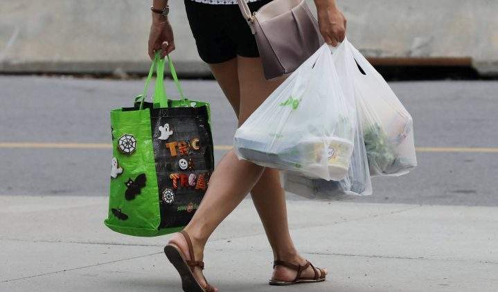 Saskatchewan residents share their frustrations over the challenges of ordering their groceries online due to the COVID-19 pandemic.