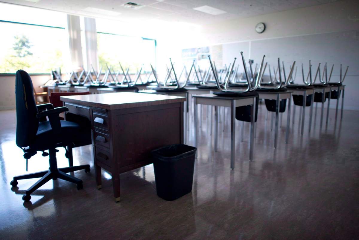 The London region's two school boards say their schools will close Monday in the event of a strike by unionized education workers.