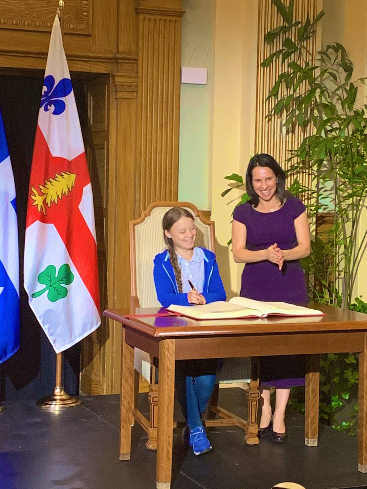 Greta Thunberg receiving the key to the City of Montreal from Mayor Valerie Plante.