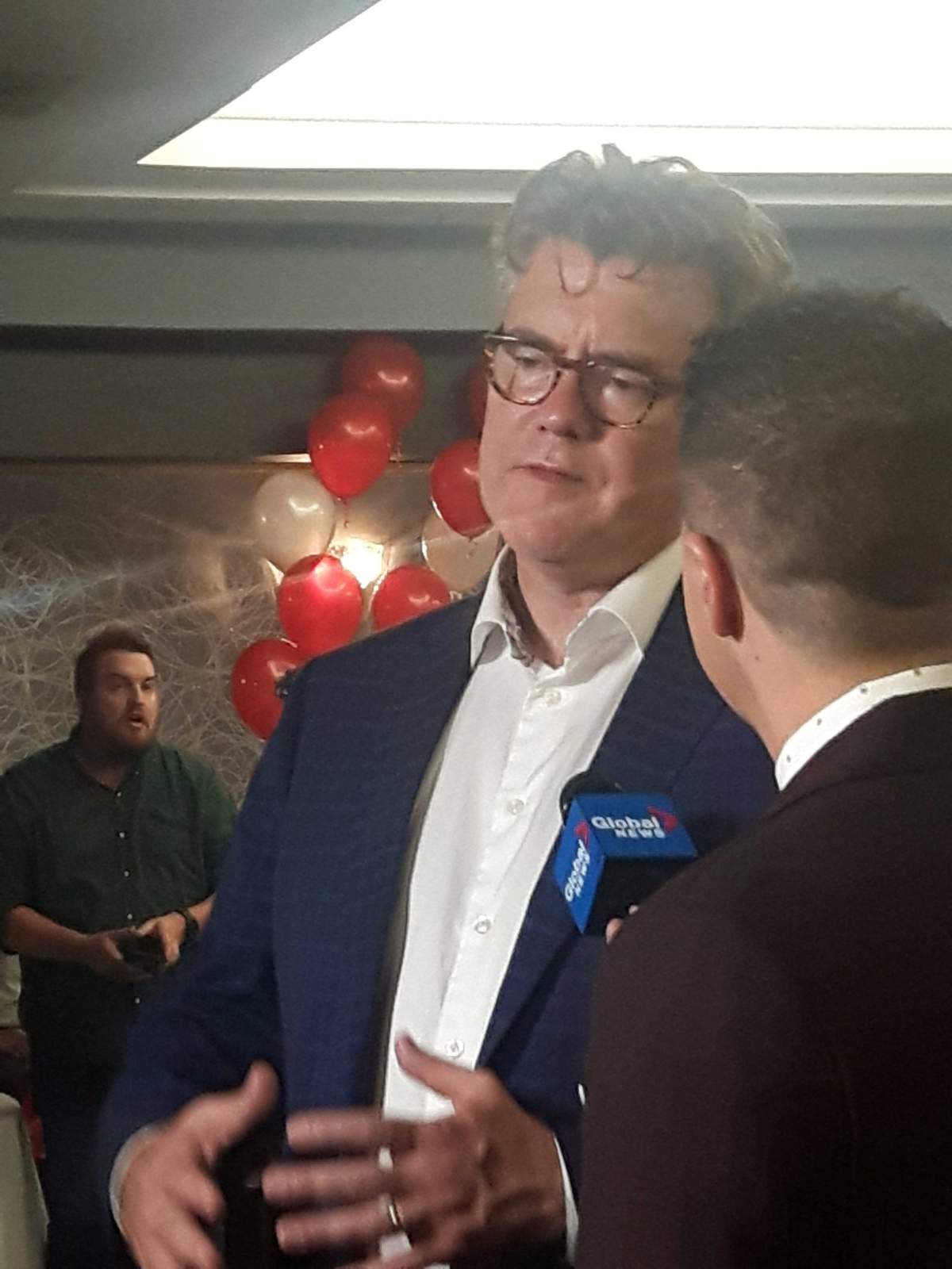 Liberal leader Dougald Lamont talks to Global News.