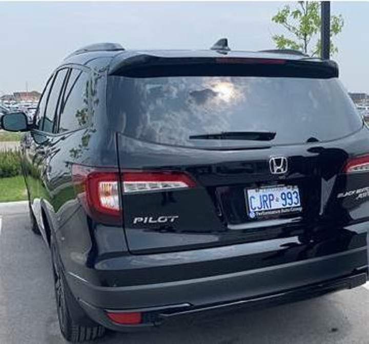 Peel Regional Police searching for a stolen 2019 Honda Pilot with licence plate # CJRP 993.