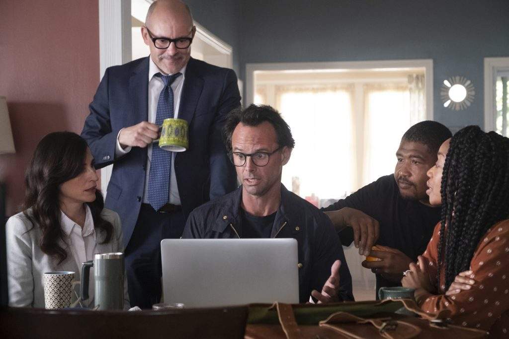 (L-R): Michaela Watkins, Rob Corddry, Walton Goggins, Omar Benson Miller and Maya Lynne Robinson. (Global/Corus)