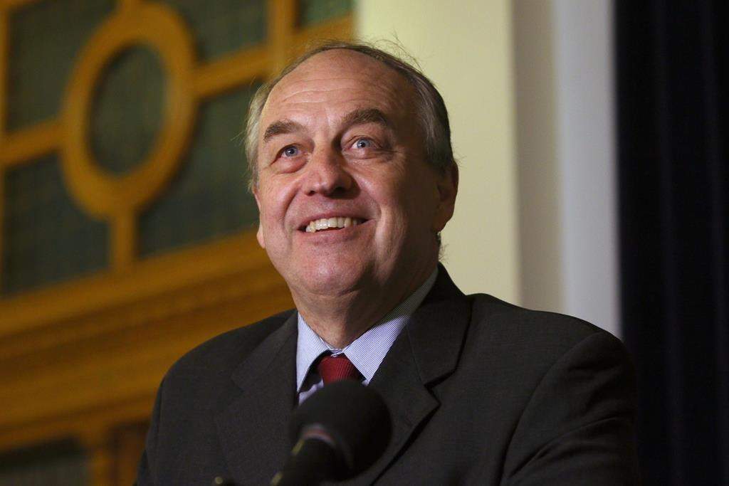B.C. Green Party leader Andrew Weaver announces that he won\’t be running as leader in the next provincial election during a press conference at the Hall of Honour at B.C. Legislature in Victoria, B.C., on Monday, October 7, 2019.