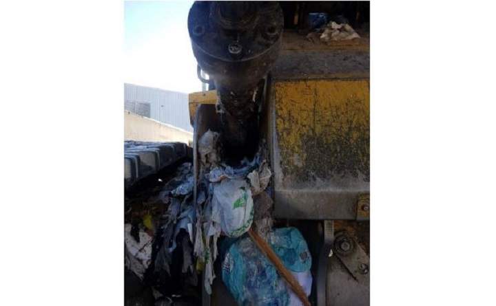 Toronto Auditor General Beverly Romeo-Beehler says two cylinders broke in a garbage truck due to debris not being cleaned, costing more than $40,000 to repair.