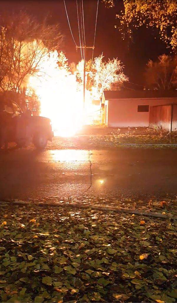 Arcing power lines sparked a blaze in North Kildonan Tuesday night.