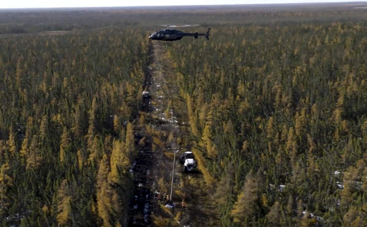 Manitoba Hydro crews are using helicopters to bring equipment into remote parts of Manitoba where lines were damaged during the Thanksgiving weekend snowstorm.