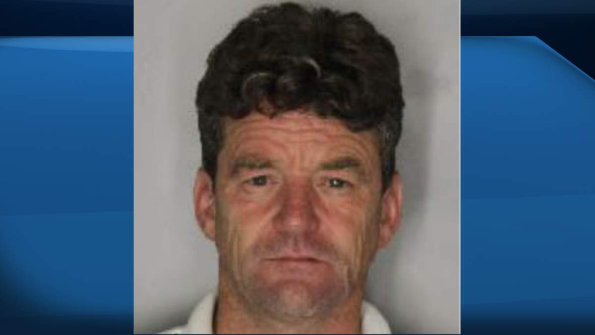 Niagara Regional Police are looking for a suspect connected to an alleged driveway paving scam.