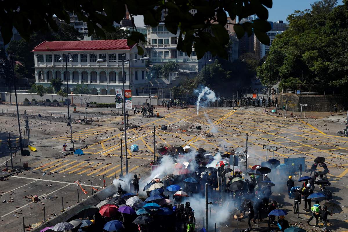 Protesters clash with police outside Hong Kong Polytechnic University in Hong Kong, China on Nov. 17, 2019. (REUTERS/Thomas Peter)
