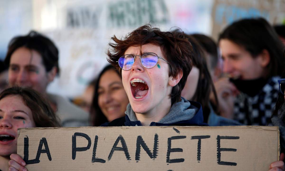 Youth for Climate activists demonstrate during a day of protest to denounce the annual Black Friday shopping frenzy in Marseille, France, November 29, 2019. REUTERS/Jean-Paul Pelissier