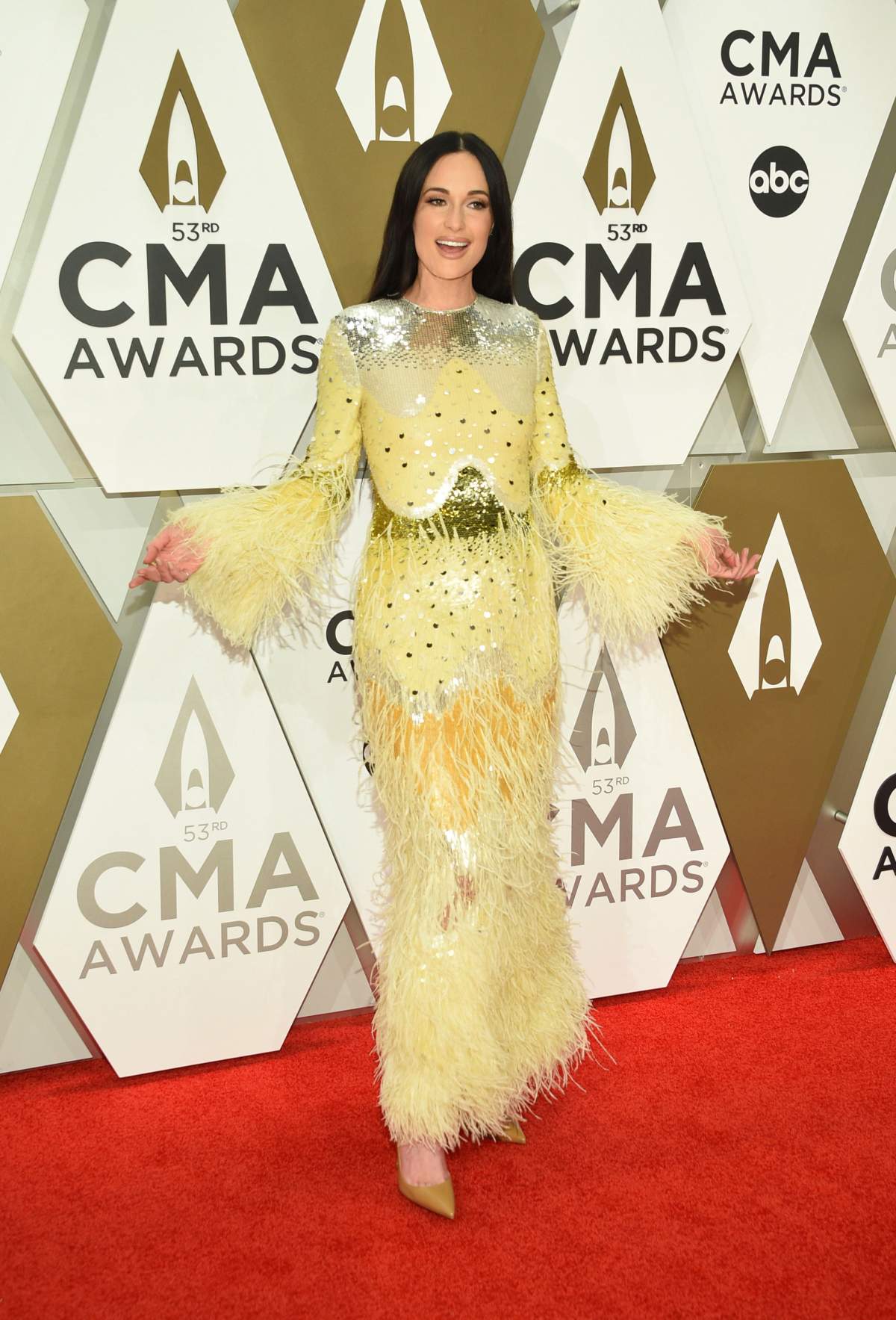 2019 CMA Awards: The best and worst looks from country music’s red carpet - image
