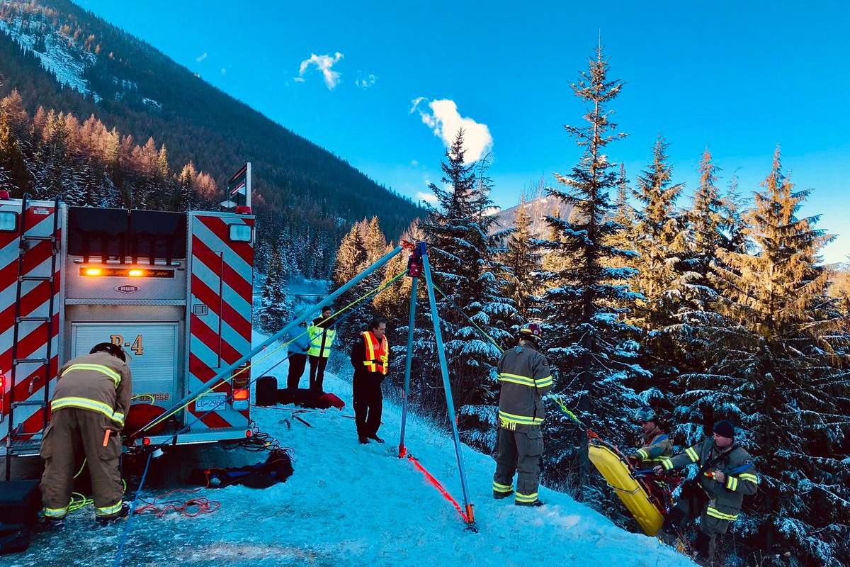 Volunteer firefighters with Apex Fire Brigade fundraise for slope rescue equipment - image
