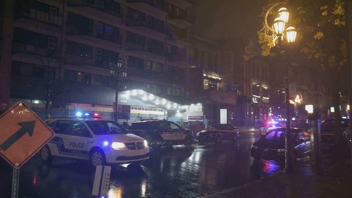Crescent Street between De Maisonneuve Boulevard and Ste-Catherine Street was temporarily closed after police responded to reports of a downtown shooting Thursday morning.