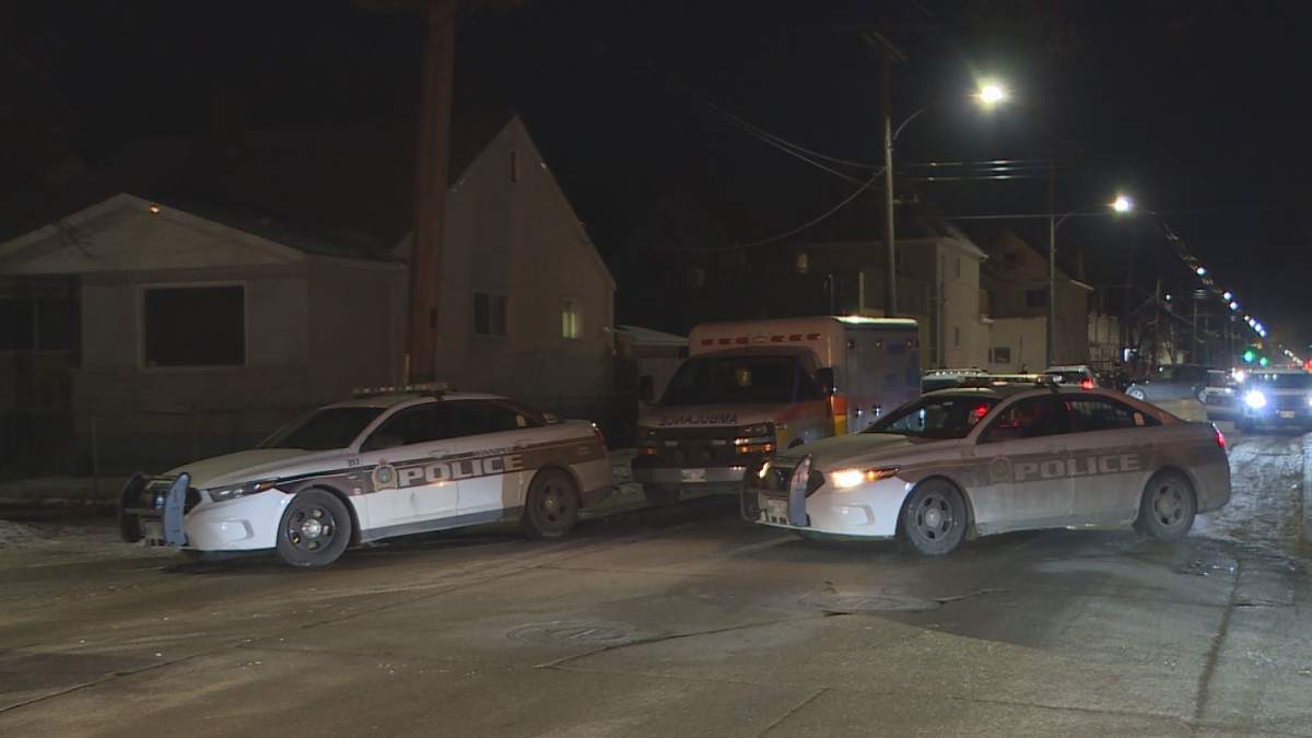 Heavy police presence in Winnipeg’s West End shuts down part of St. Matthews - image