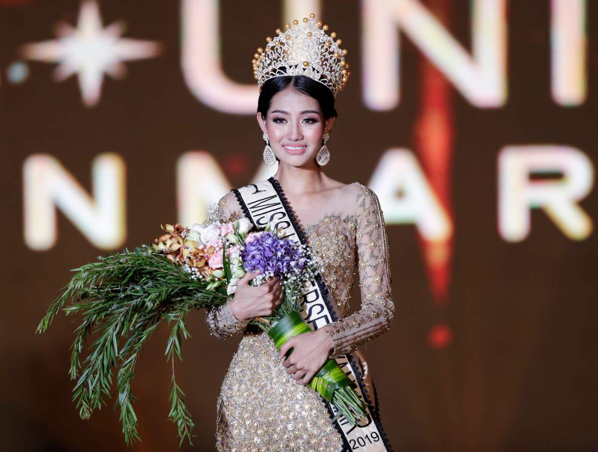 Miss Universe Myanmar 2019 Swe Zin Htet poses for the photographs after winning Miss Universe Myanmar 2019 pageant contest in Yangon, Myanmar, May 31, 2019.