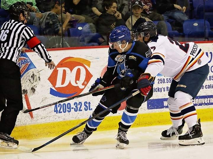 The Vernon Vipers blanked the Penticton Vees 2-0 in BCHL action on Friday night.