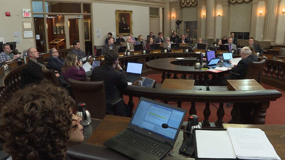 After years of debates and deferrals, Kingston city council may be ready to adopt red light cameras.