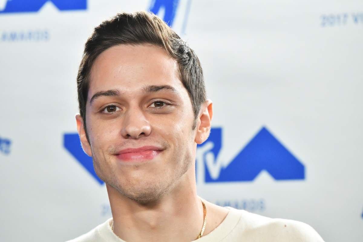 Pete Davidson poses in the press room during the 2017 MTV Video Music Awards at The Forum on August 27, 2017 in Inglewood, Calif.