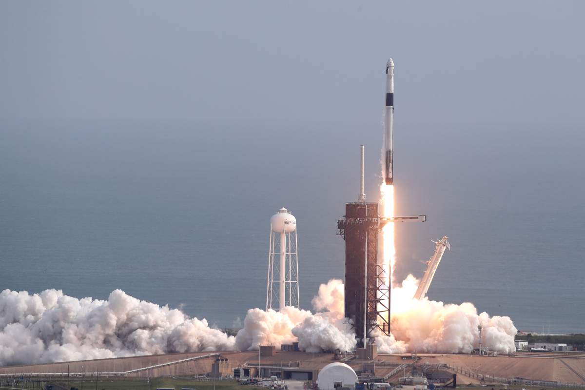SpaceX launches, destroys Falcon 9 rocket in escape test - image