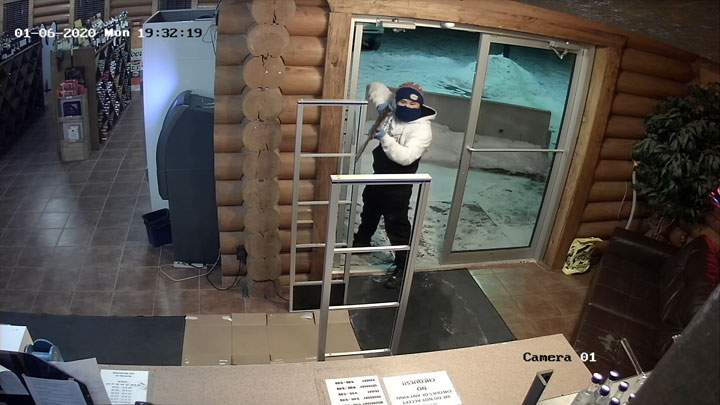 Cash stolen in armed robbery by 2: Prince Albert RCMP