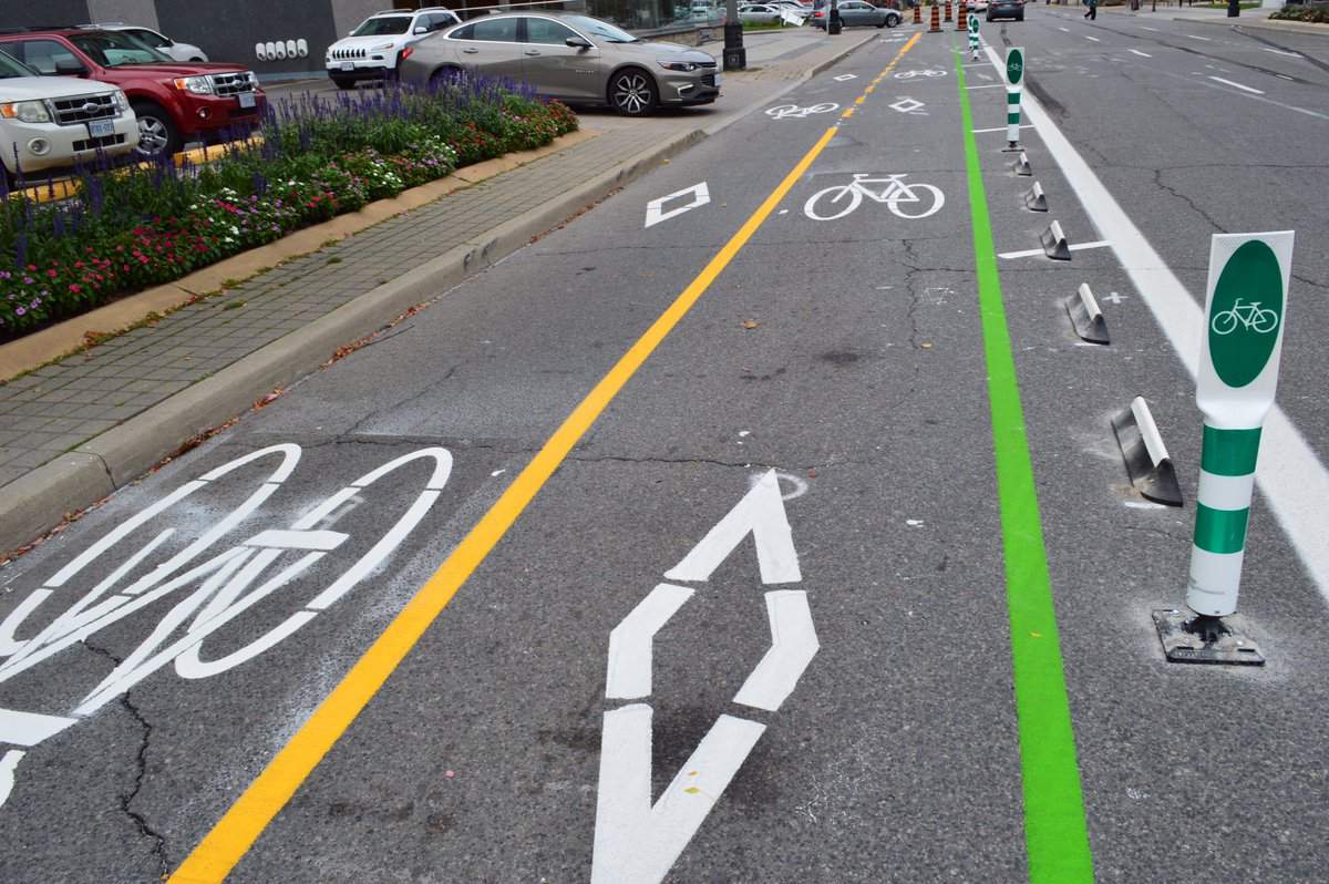 A cycle track will be built in front of Hamilton's Hunter Street GO Station, connecting two existing bike lanes.