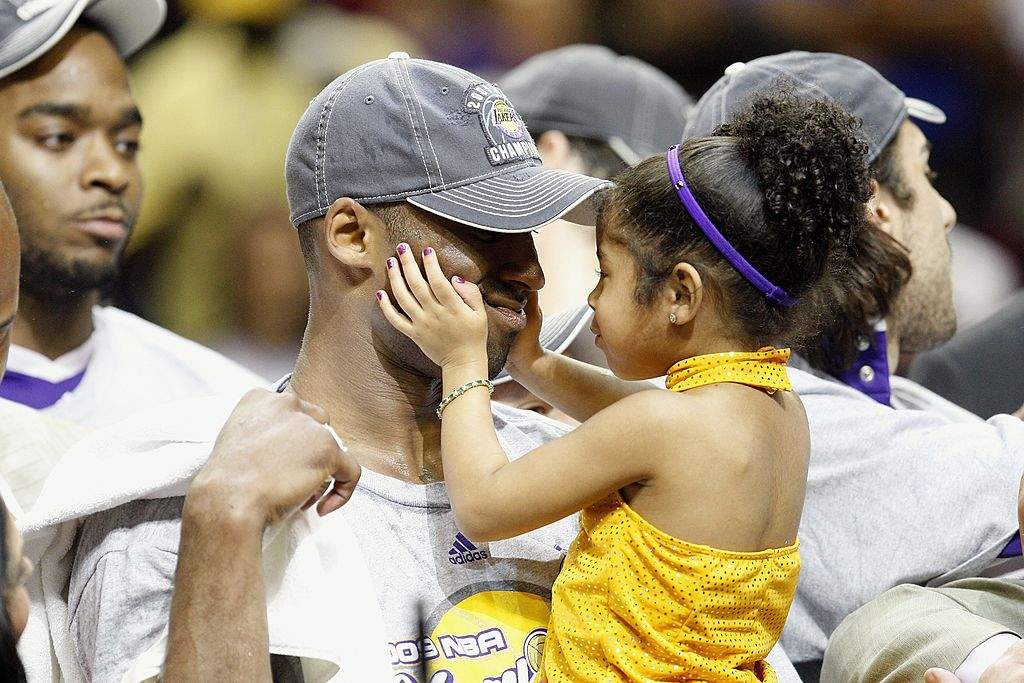 Los Angeles Lakers guard Kobe Bryant celebrates with his daughter Gianna, following the Lakers’ 99-86 defeat of the Orlando Magic in Game 5 of the NBA Finals at Amway Arena in Orlando, Fla., on June 14, 2009.