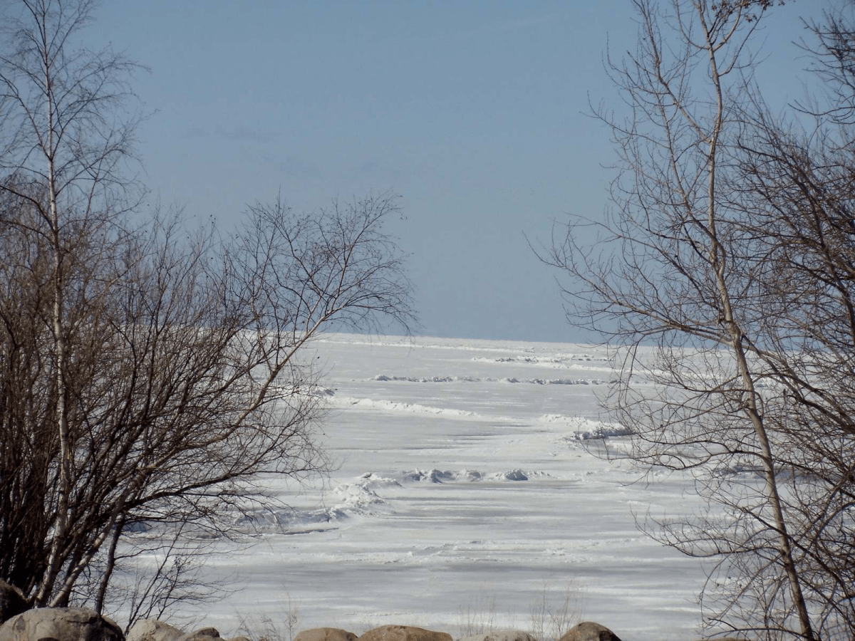 The aftermath of a 2014 crack on Lake Winnipeg.