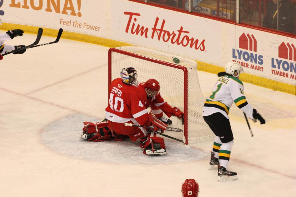 Sault Ste. Marie, Ont. - Connor McMichael starts to celebrate his 30th goal of the season as the London Knights defeated the Soo greyhounds in a game played in Sault Ste. Marie on January 12, 2020.
