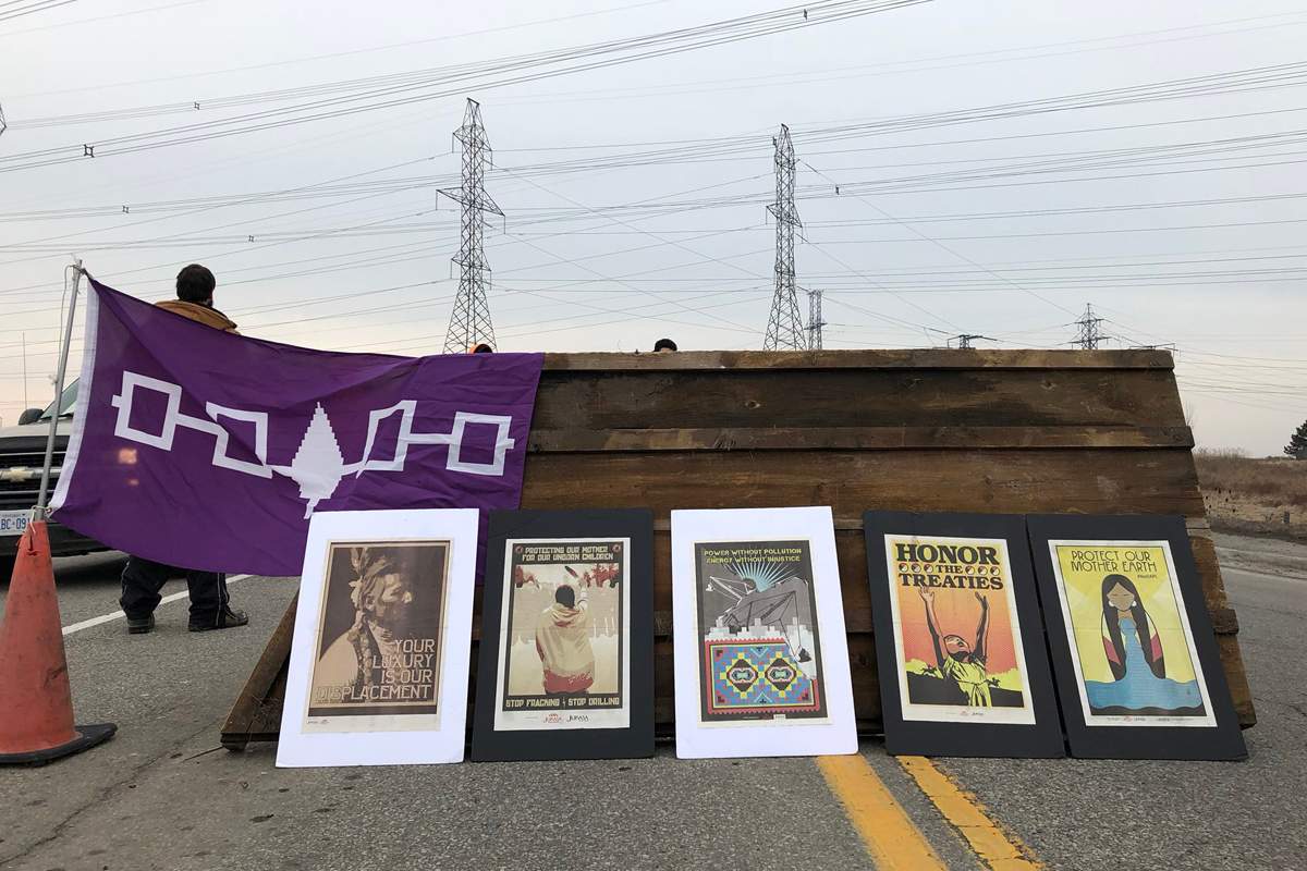 A photo of the blockade on Highway 6 near Caledonia, Ont.