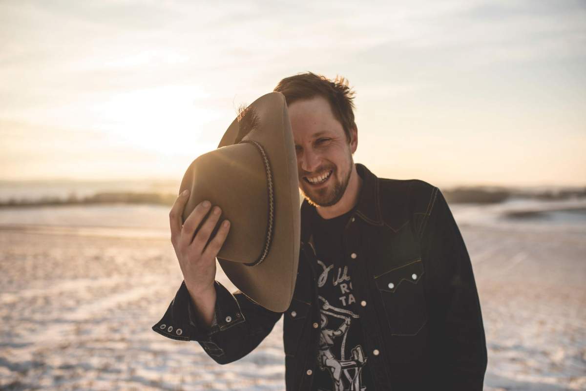 Manitoba artist Del Barber.