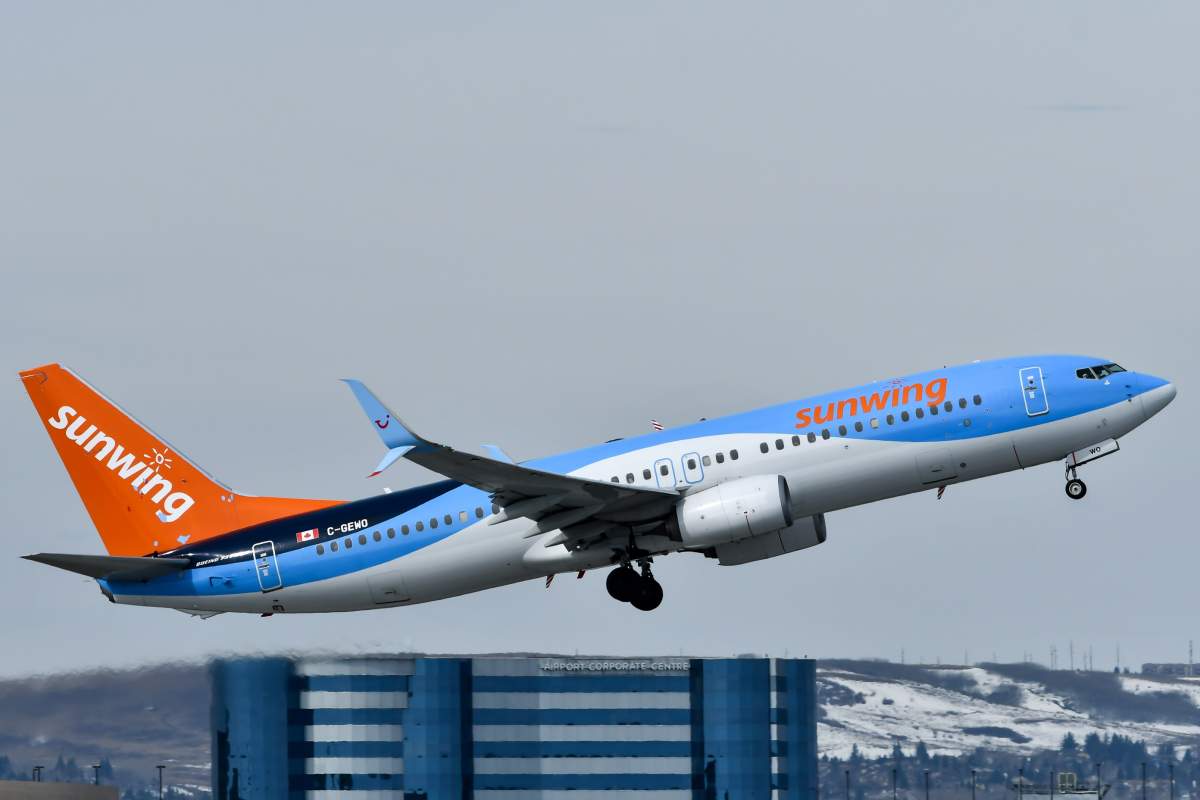 A flight from Cancun to Calgary was diverted to Memphis on Tuesday night after a vape pen caused smoke in the cabin. 