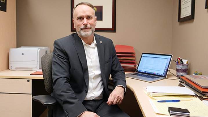 University of Regina Psychology professor Gordon Asmundson is researching the impact COVID-19 is having on people. 