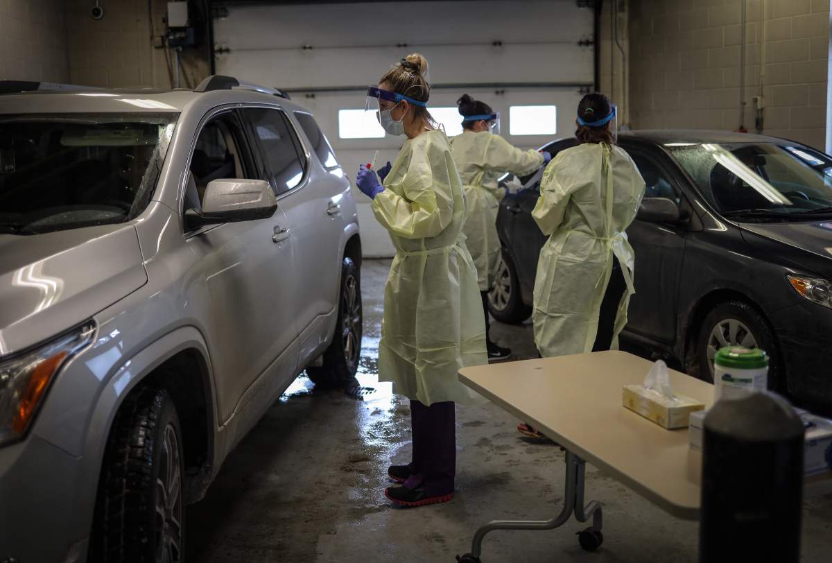 An AHS drive-thru testing centre for COVID-19 in Calgary, Alta.