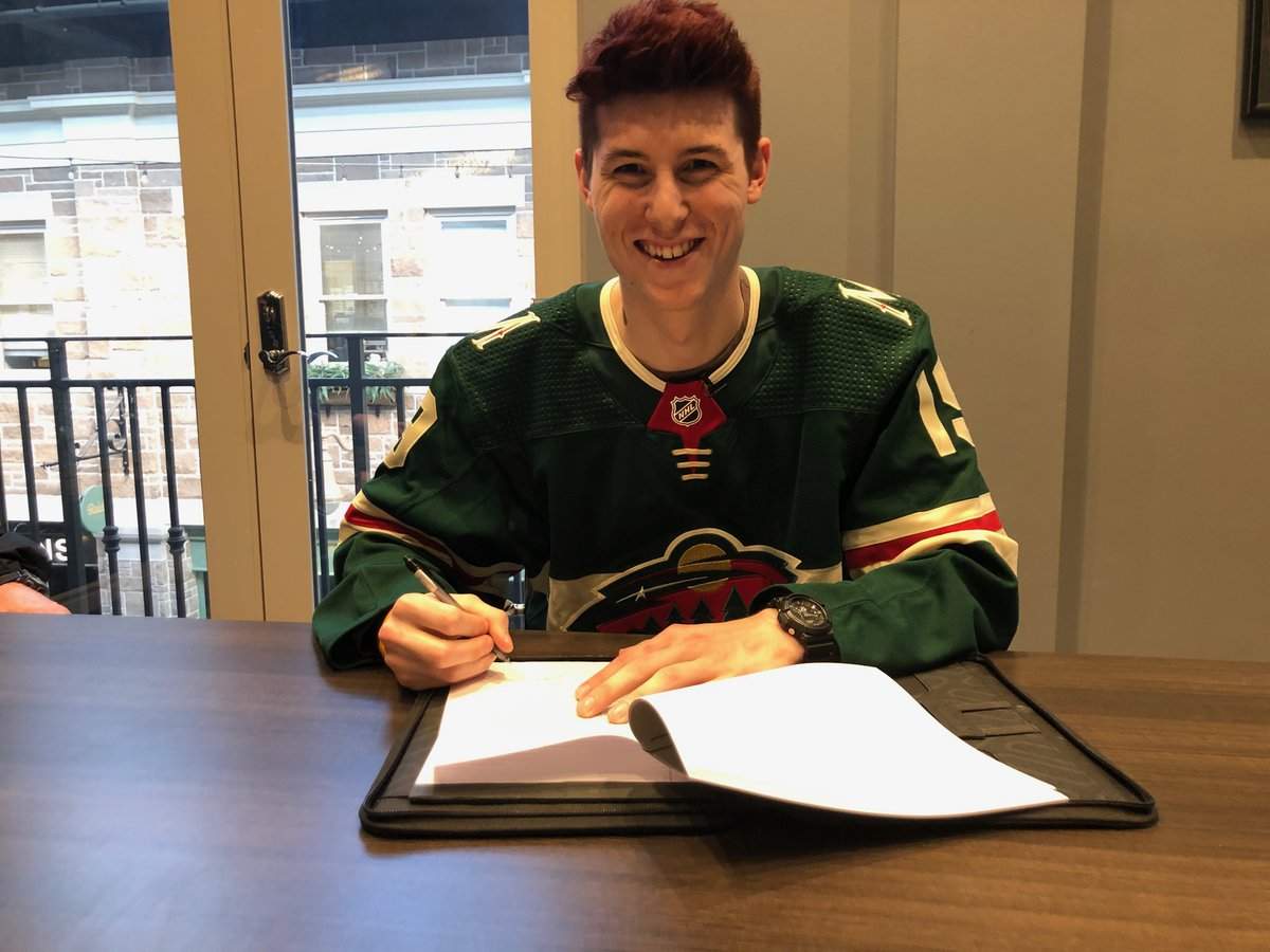 Peterborough Petes goalie Hunter Jones has signed an entry-level contract with the NHL's Minnesota Wild.