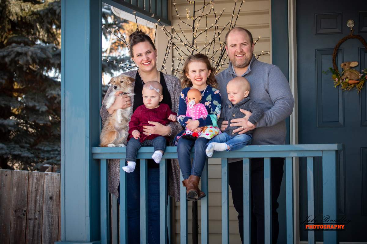 Shayla McRitchie’s family porch portrait in St. Albert, Alta.