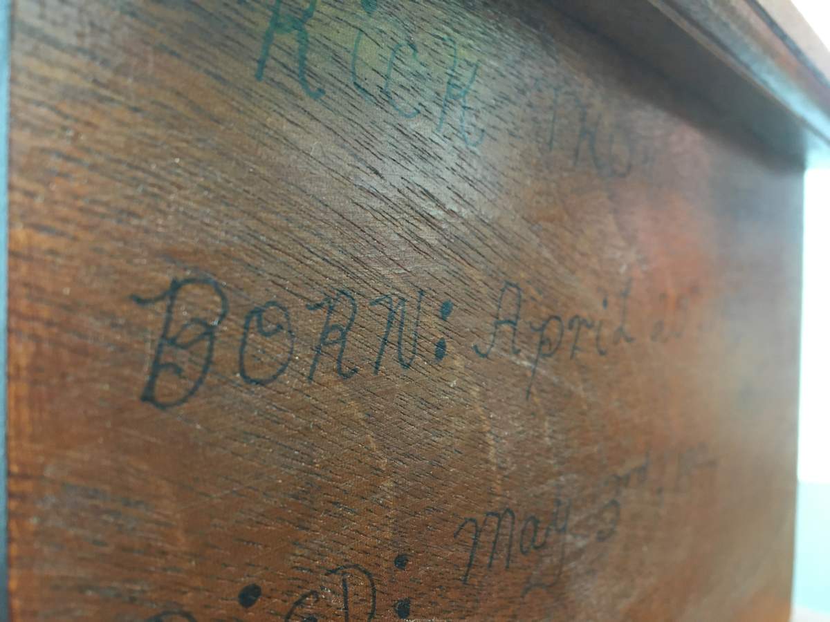 Side view of the memorial box.