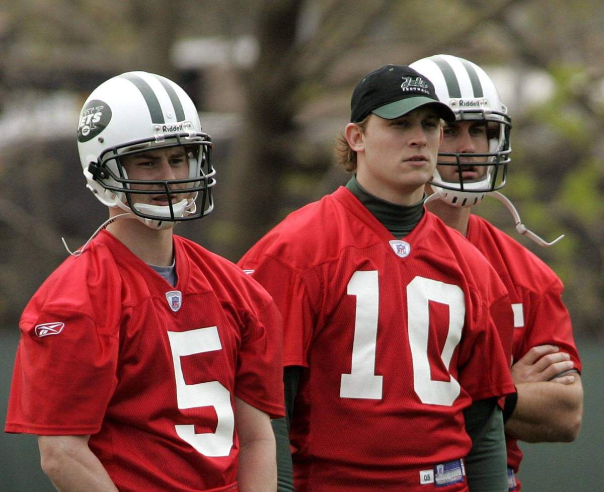 New York Jets quarterback Chad Pennington (10) stands between quarterbacks Brooks Bollinger (5) and Ricky Ray during Jets mini-camp in Hempstead, N.Y., Friday, April 29, 2005. (AP Photo/Ed Betz).