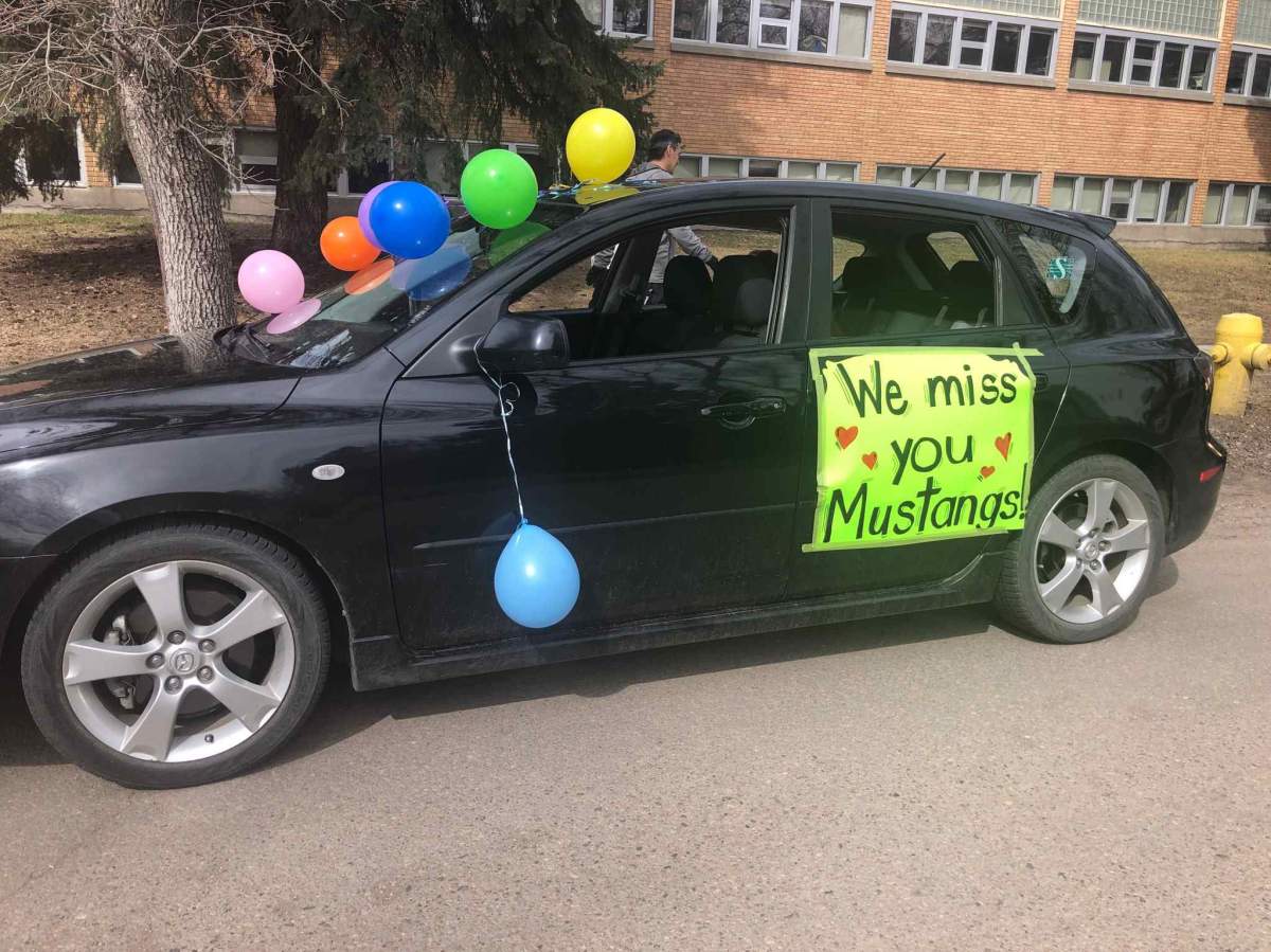McVeety School students in Regina receive special visit from teachers: ‘We miss them’ - image