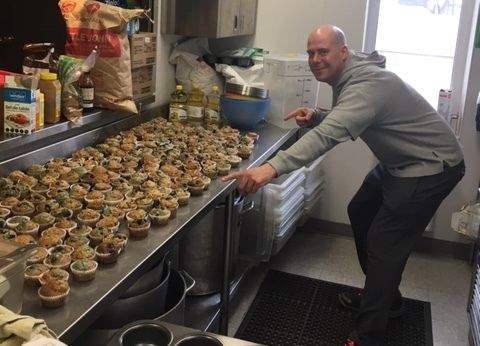 Jordan Zabloski during a volunteer shift at The Mustard Seed in Edmonton, Alta.
