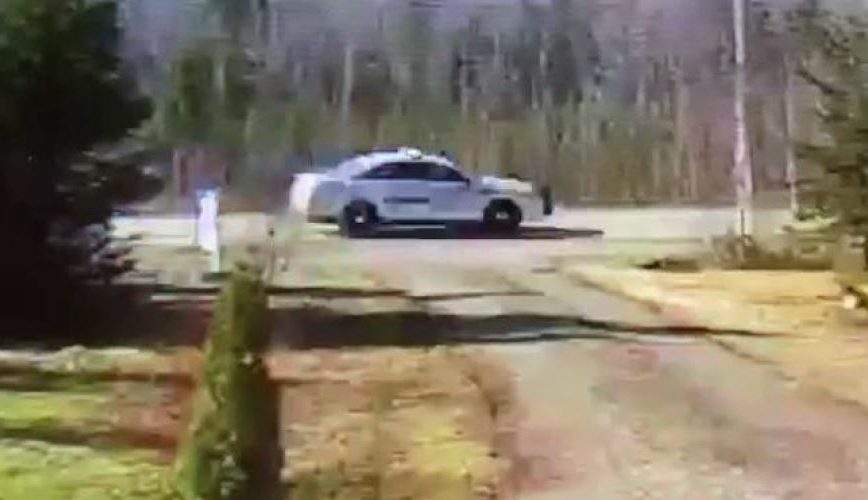 Video shows the gunman travelling south on Highway 4 at 9:23 a.m.