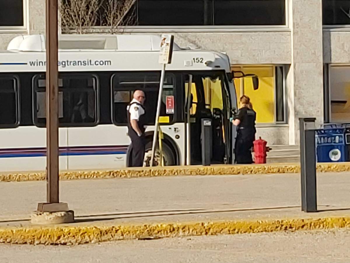Man in hospital with ‘significant injuries’ after downtown Winnipeg stabbing: police - image