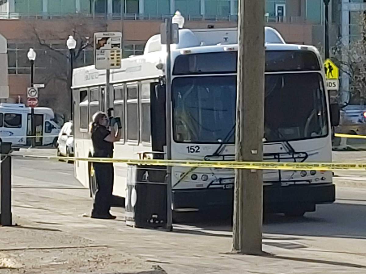 Man in hospital with ‘significant injuries’ after downtown Winnipeg stabbing: police - image