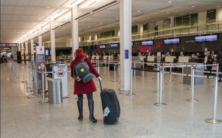 According to data from the Angus Reid Institute, many Canadians are in favour of mandating COVID-19 vaccine passports for international travel.