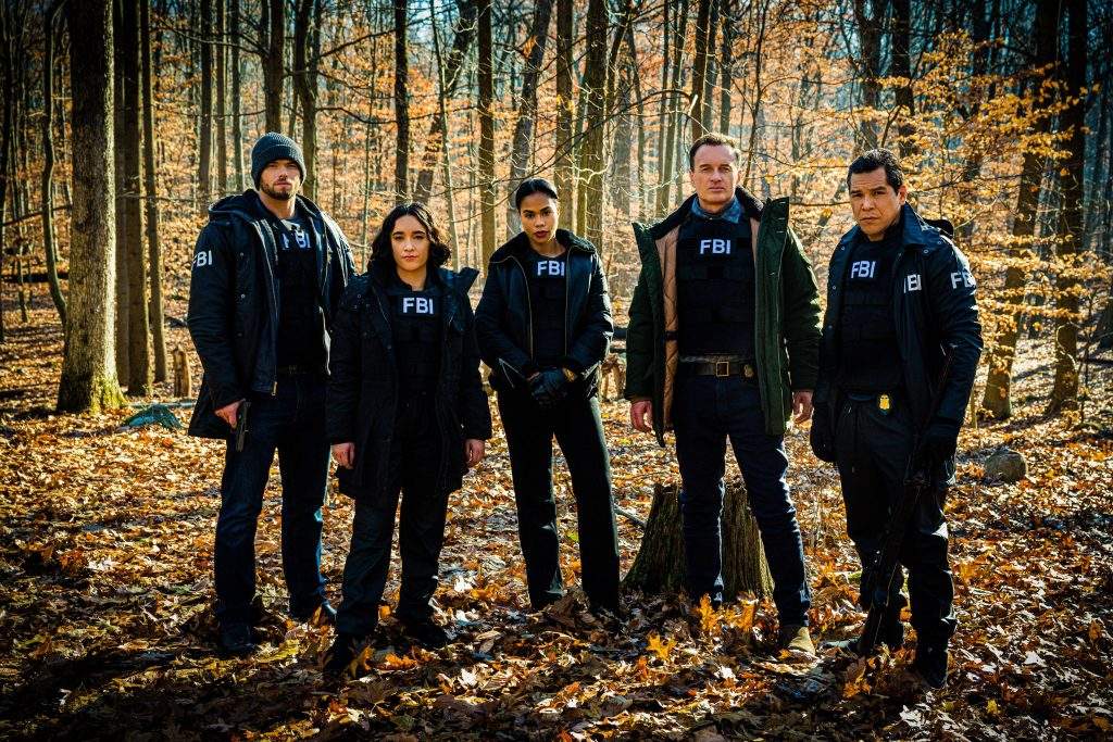 From left to right: Kellan Lutz, Keisha Castle-Hughes, Roxy Sternberg, Julian McMahon, Nathaniel Arcand. (Global TV)
