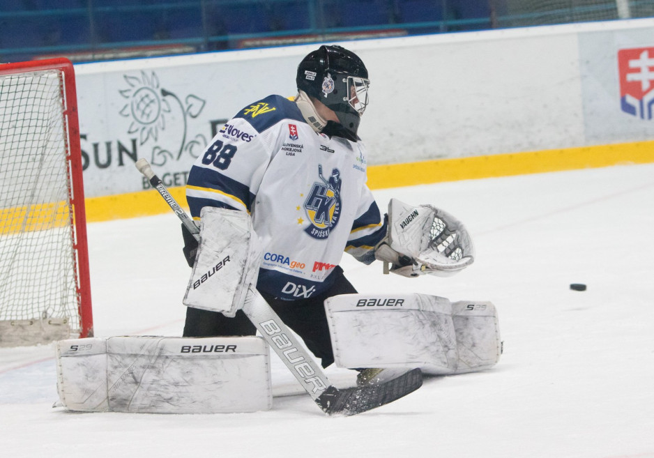 Winnipeg Ice goalie, Eugen Rabcan.
