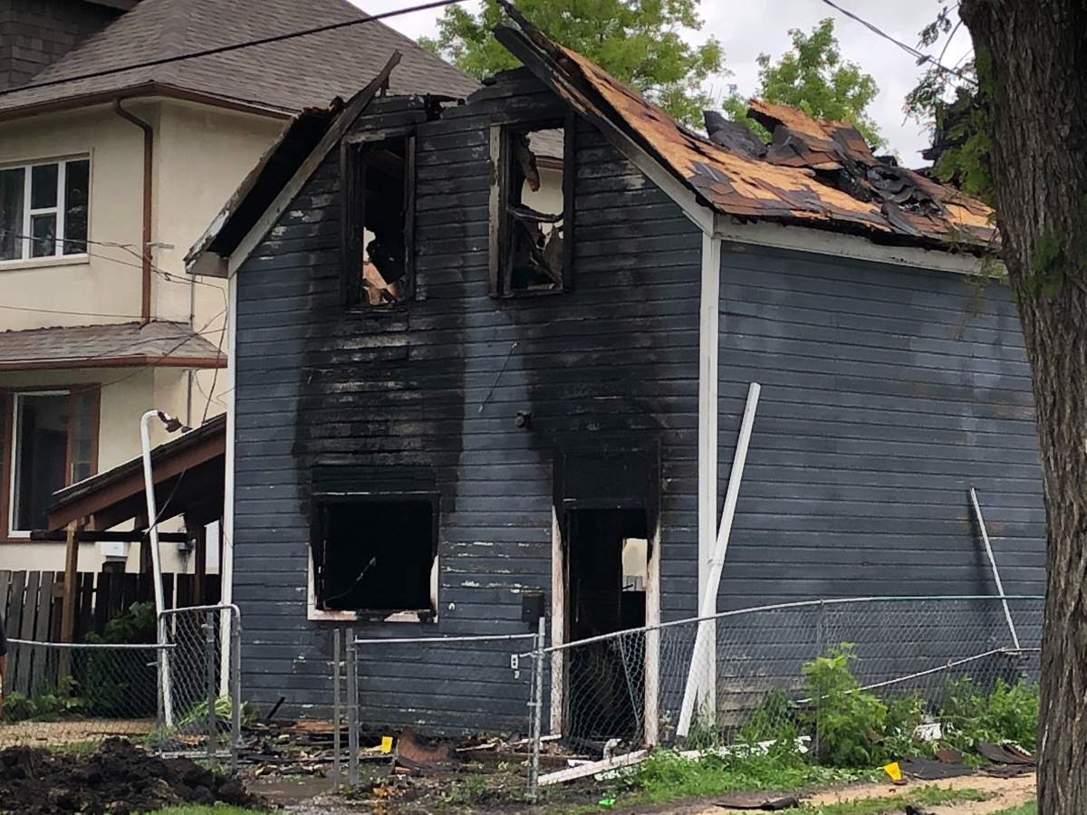 Winnipeg home a ‘total loss’ after house fire - image