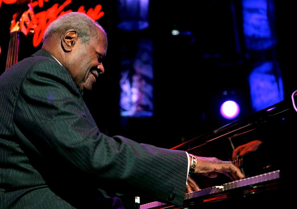 Canadian jazz legend Oscar Peterson performs on the Stravinski hall stage during the 39th Montreux Jazz Festival in Montreux, Switzerland, Saturday, July 16, 2005.