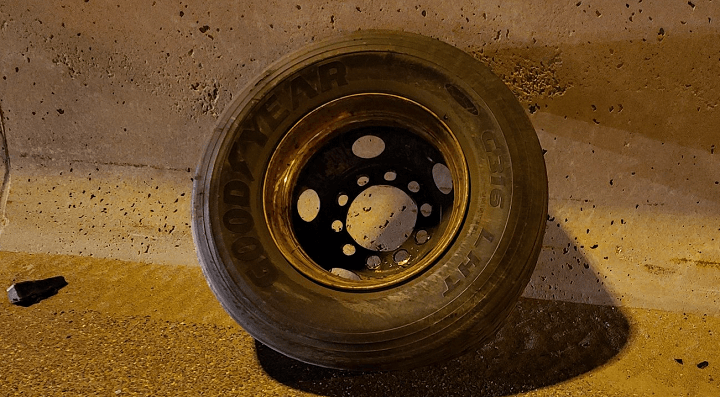 A photo of the tire on Highway 401 near McCowan Road.
